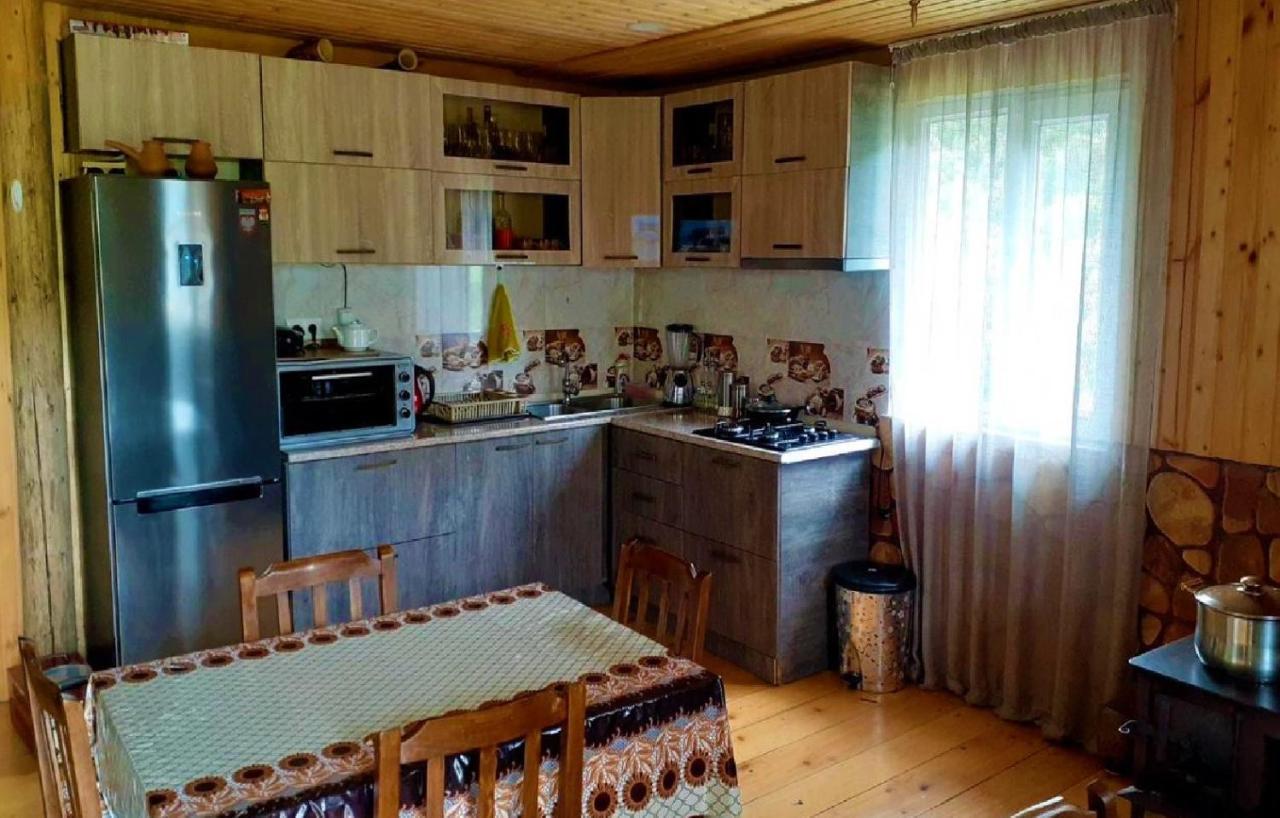 Mate Private Bathrooms Ushguli Bagian luar foto